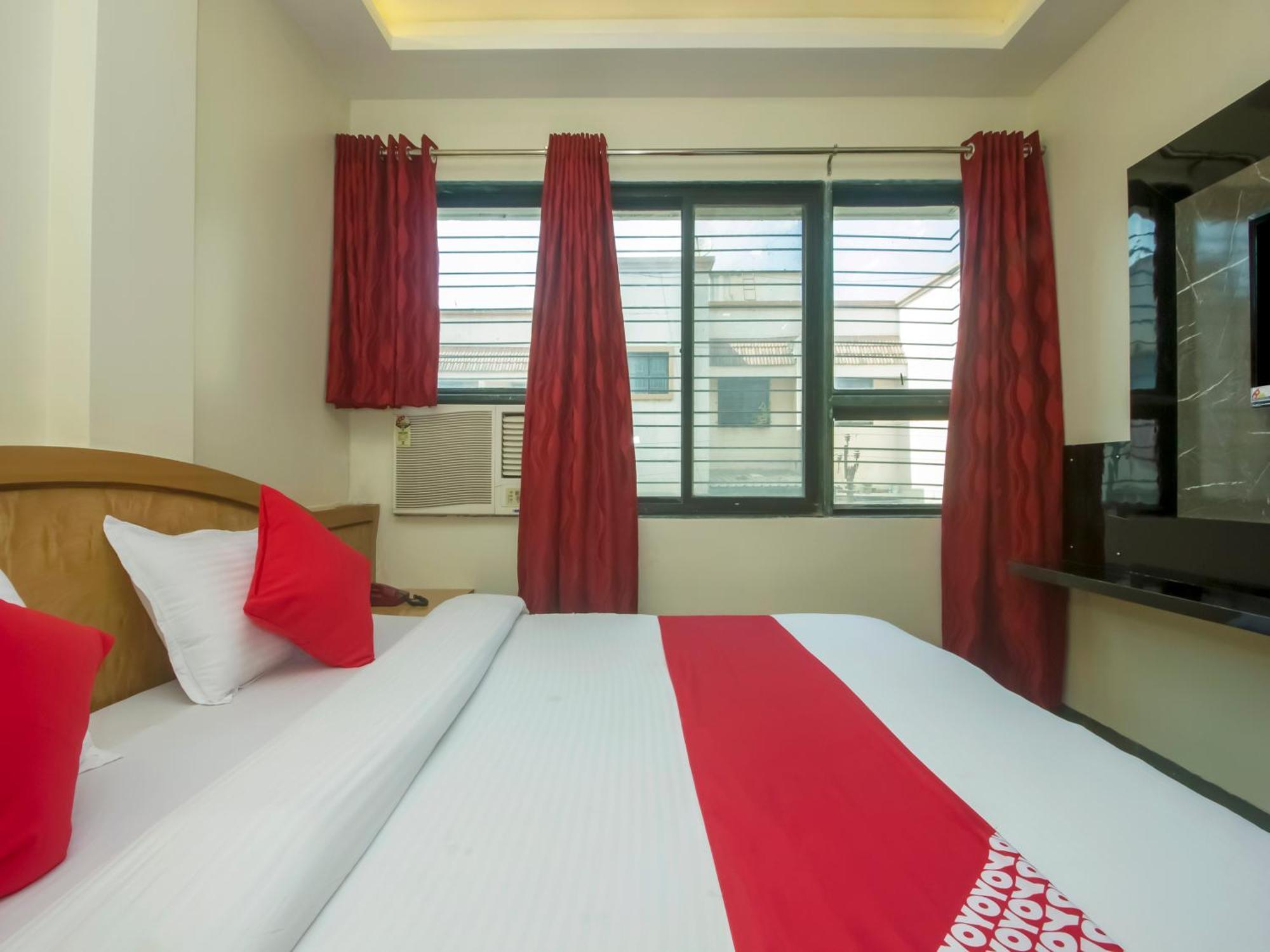 Hotel New Uttam Hira Palace Nashik Exterior foto