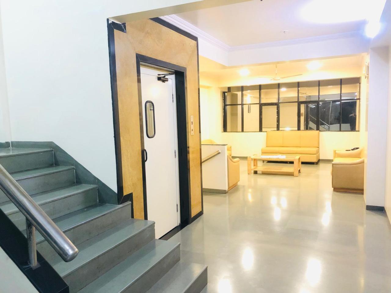 Hotel New Uttam Hira Palace Nashik Exterior foto
